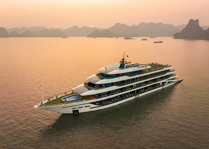 M\'Gloria Cruise By Hag