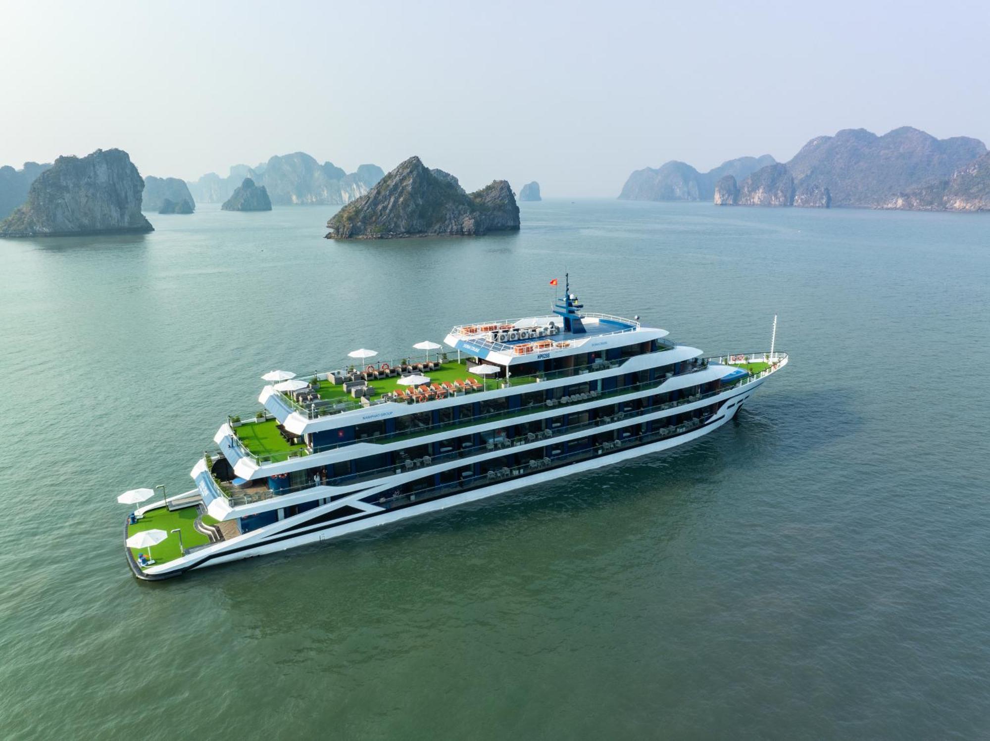Botel M'gloria Cruise By Hag Ha Long